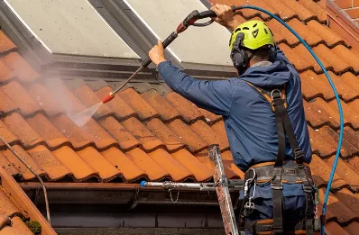 Démoussage et hydrofuge de toiture à Courgains